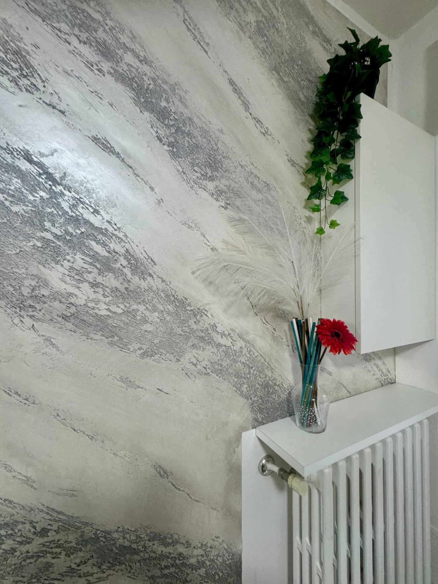 Casa Alessio - Elegante Appartamento Nel Cuore Di チェザーノ・モデルノ エクステリア 写真